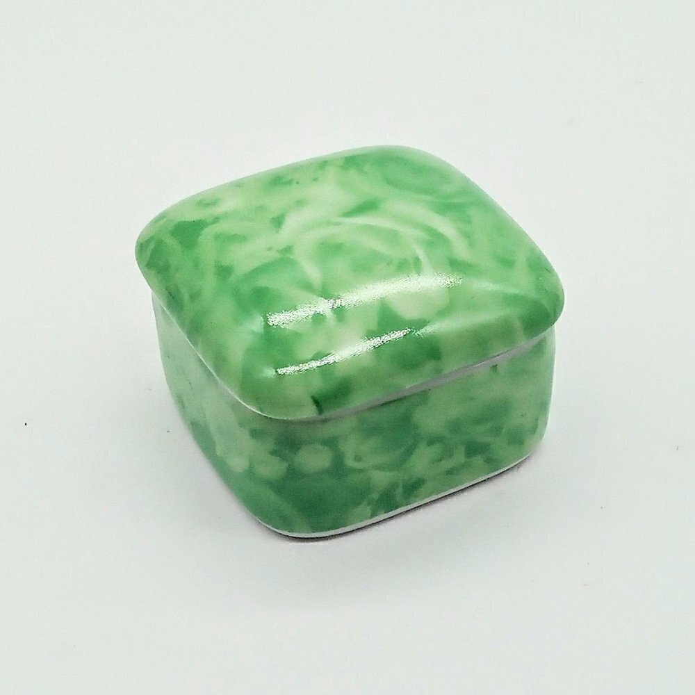 Oscar de la Renta Green White Porcelain Square Trinket Box
